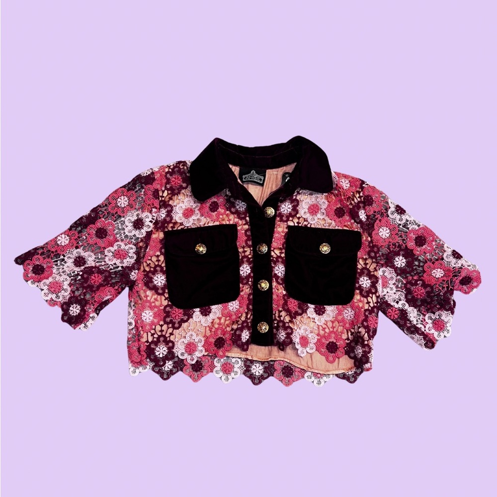 NWT Angie Floral Lace Cropped Button Up